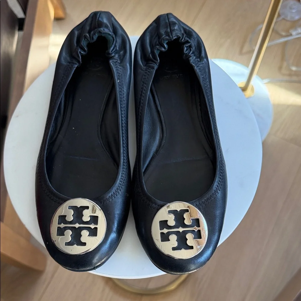 Tory Burch Black Flats with Silver Logo - Picture 1 of 3